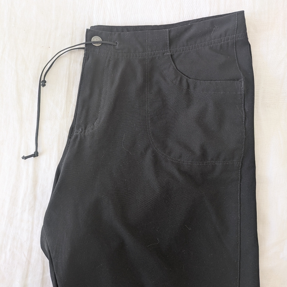 Patagonia Black Cropped Athletic Hiking Outdoors Pants Pockets Sz 14